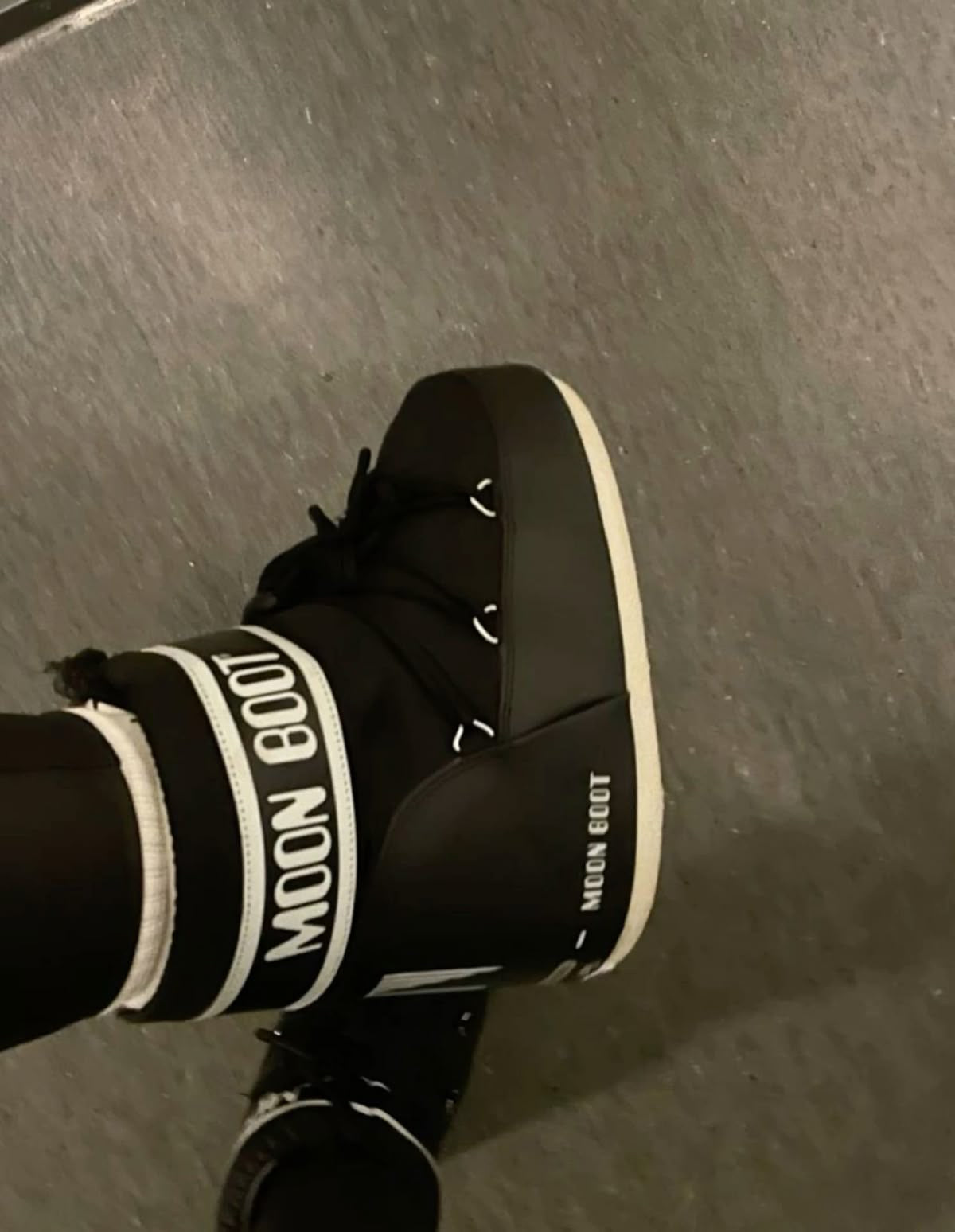 Black Moon boots