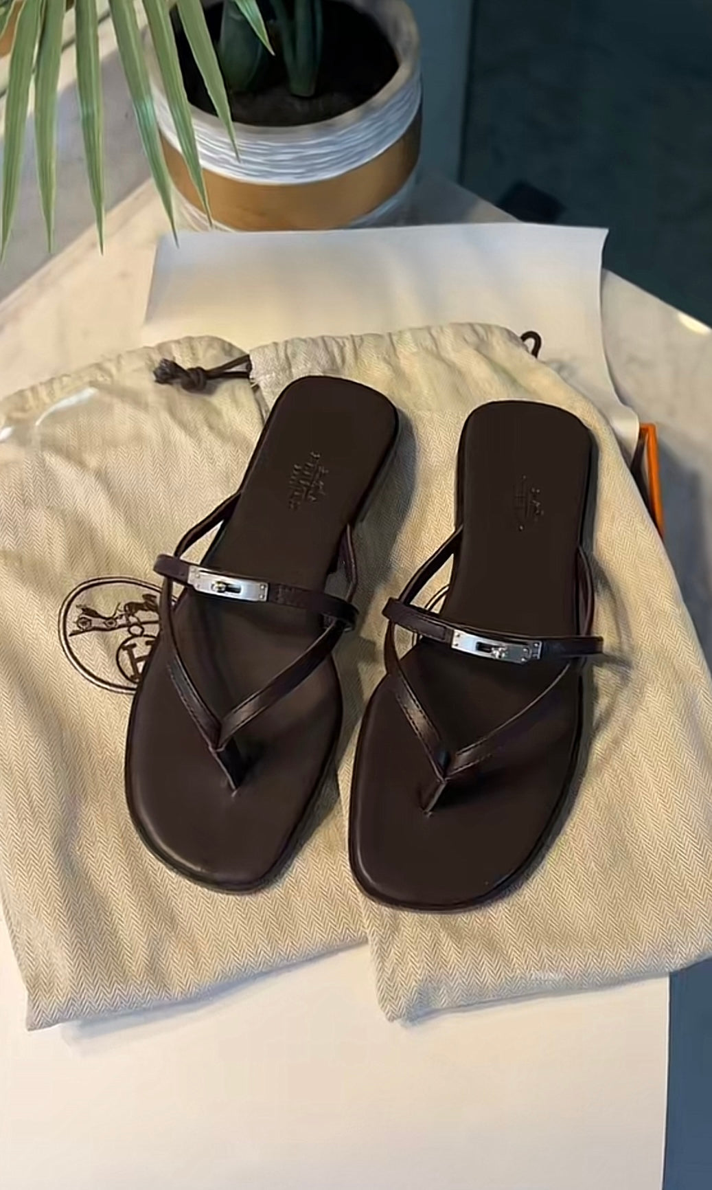 Hermés sandals