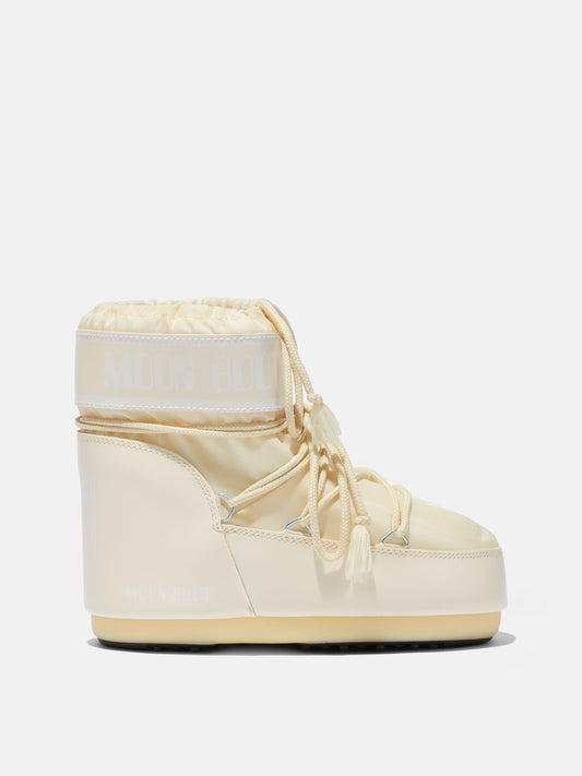 Creamy Moon Boots